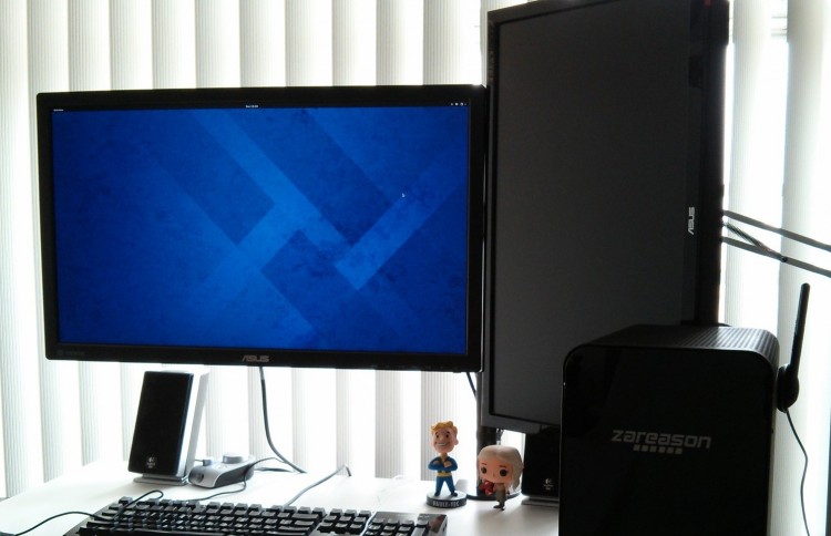Fedora 20 works perfectly too.