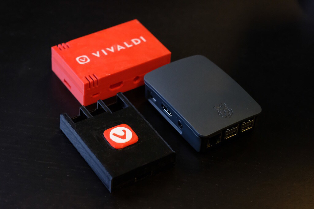 vivaldi branded raspberry pi case