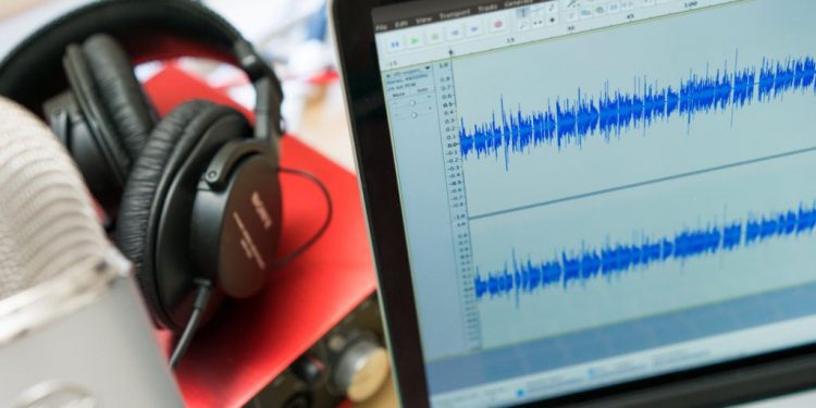 audacity on ubuntu stock image