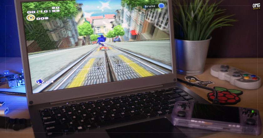 CrowView Note with games console plugged in
