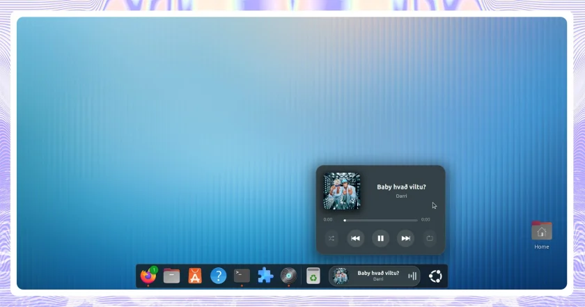 Dynamic Music Pill embedded in Ubuntu Dock.